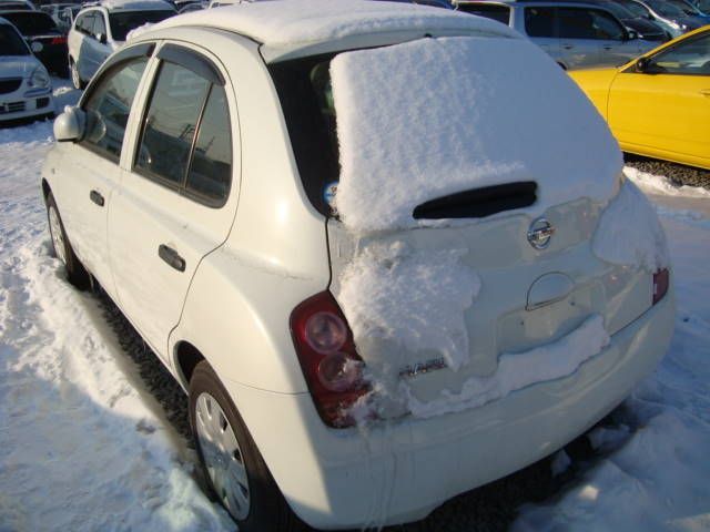 2002 Nissan March