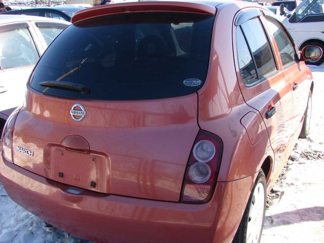 2002 Nissan March