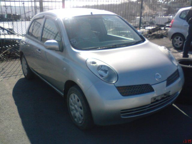 2002 Nissan March