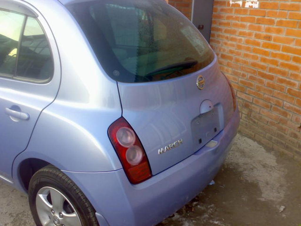2002 Nissan March