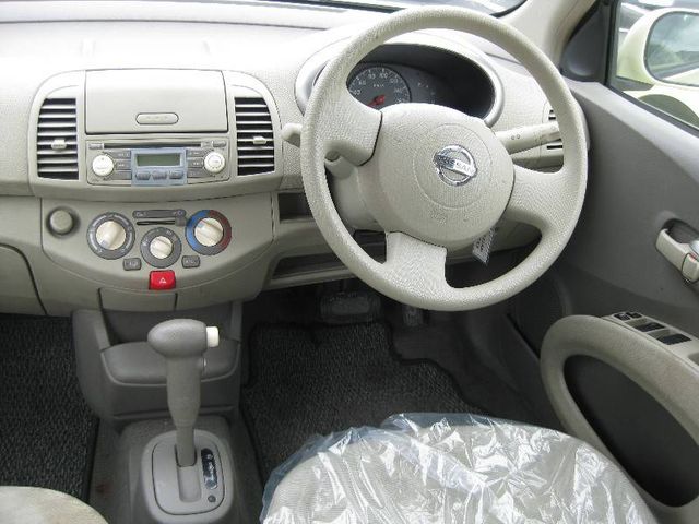 2002 Nissan March