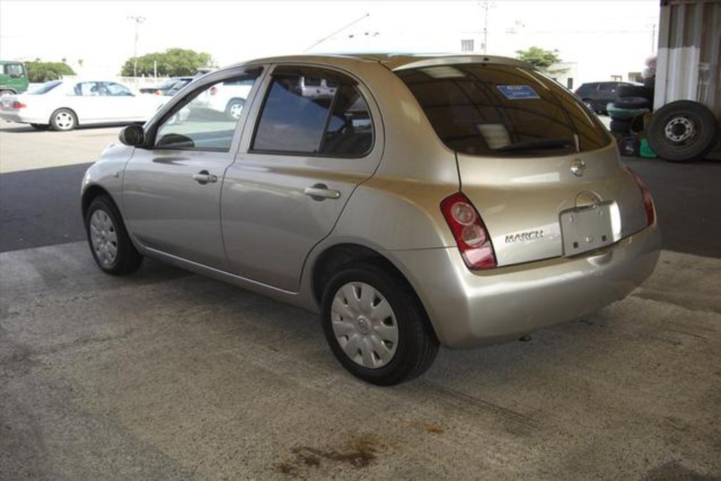 2002 Nissan March