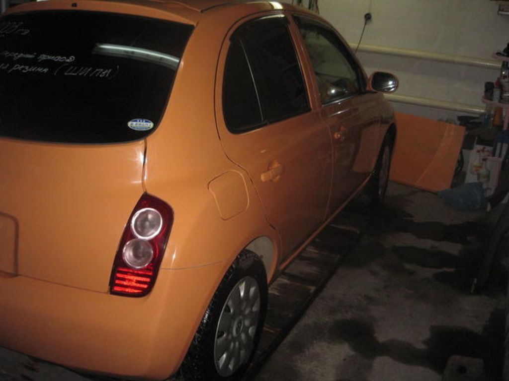 2002 Nissan March