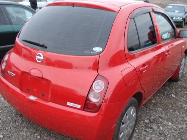 2002 Nissan March