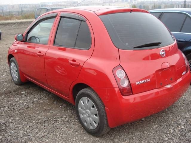2002 Nissan March