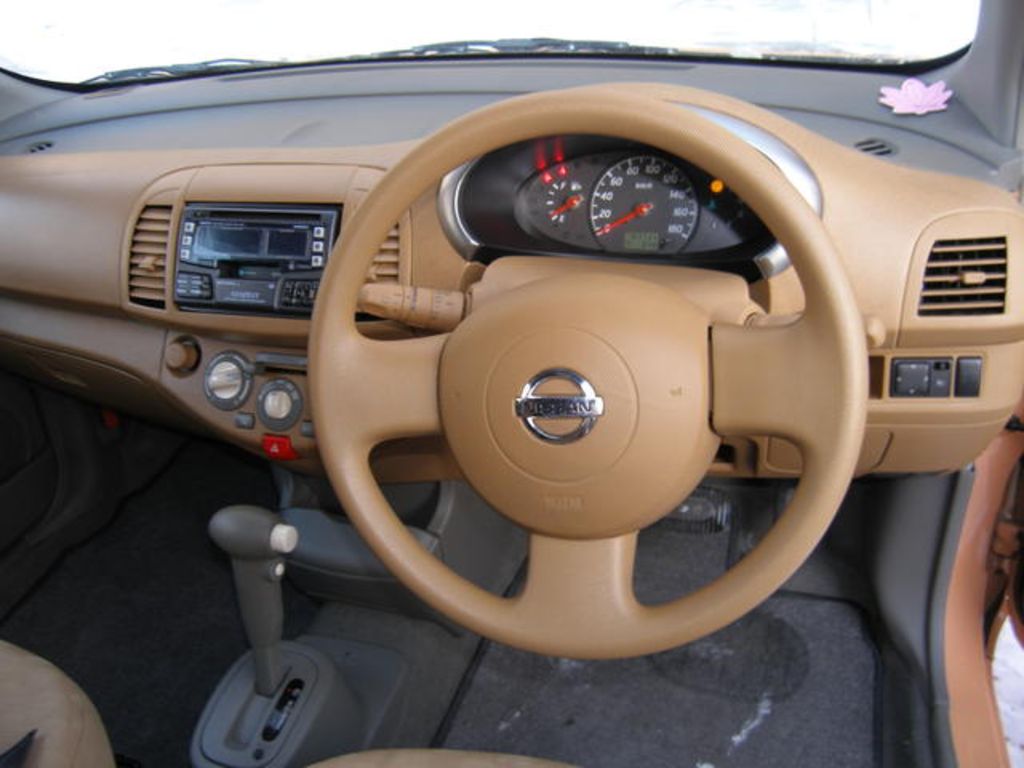 2002 Nissan March