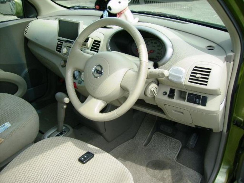 2002 Nissan March