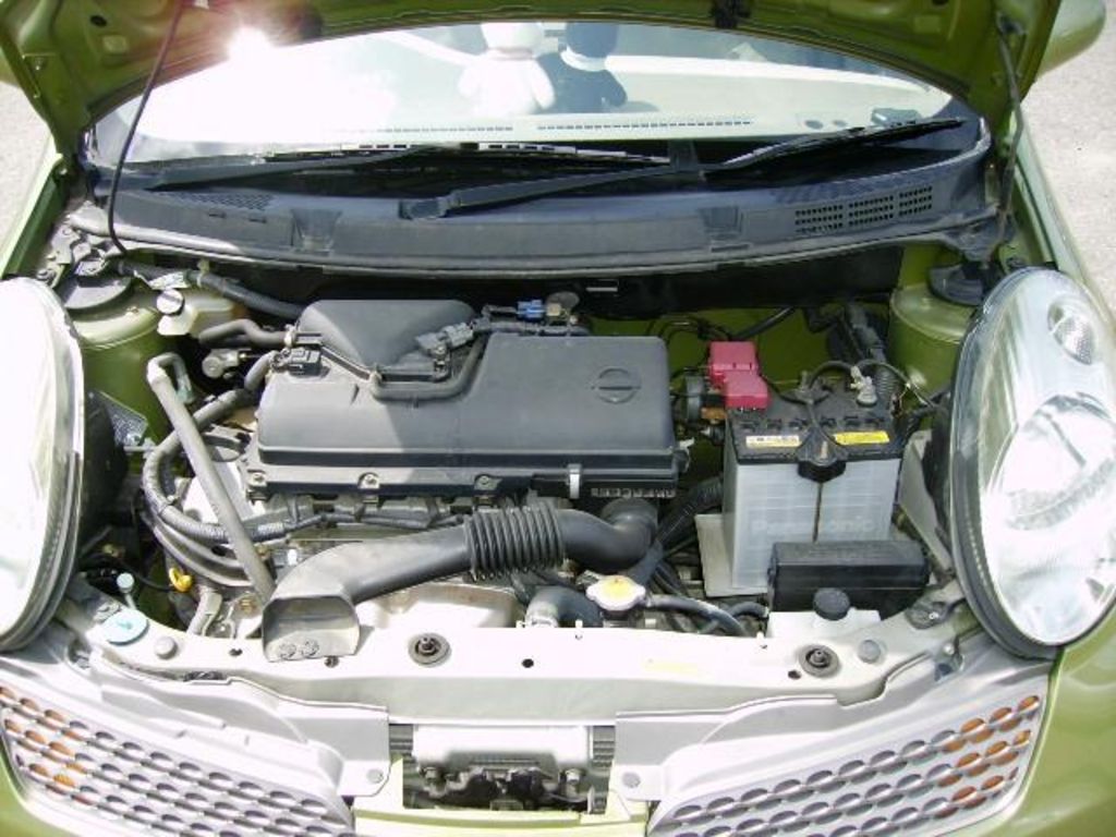2002 Nissan March