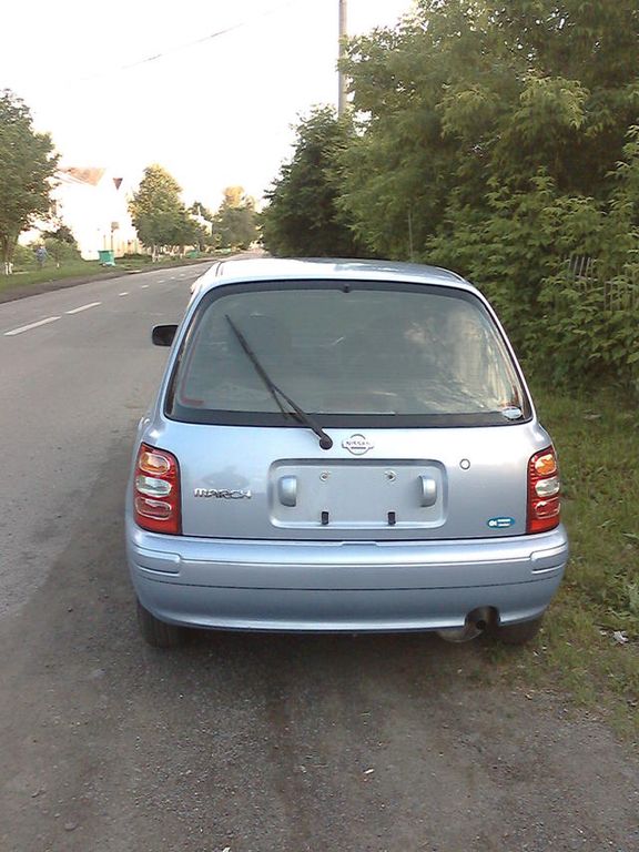 2002 Nissan March