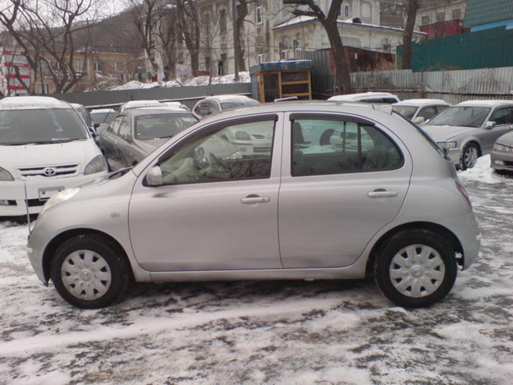 2002 Nissan March