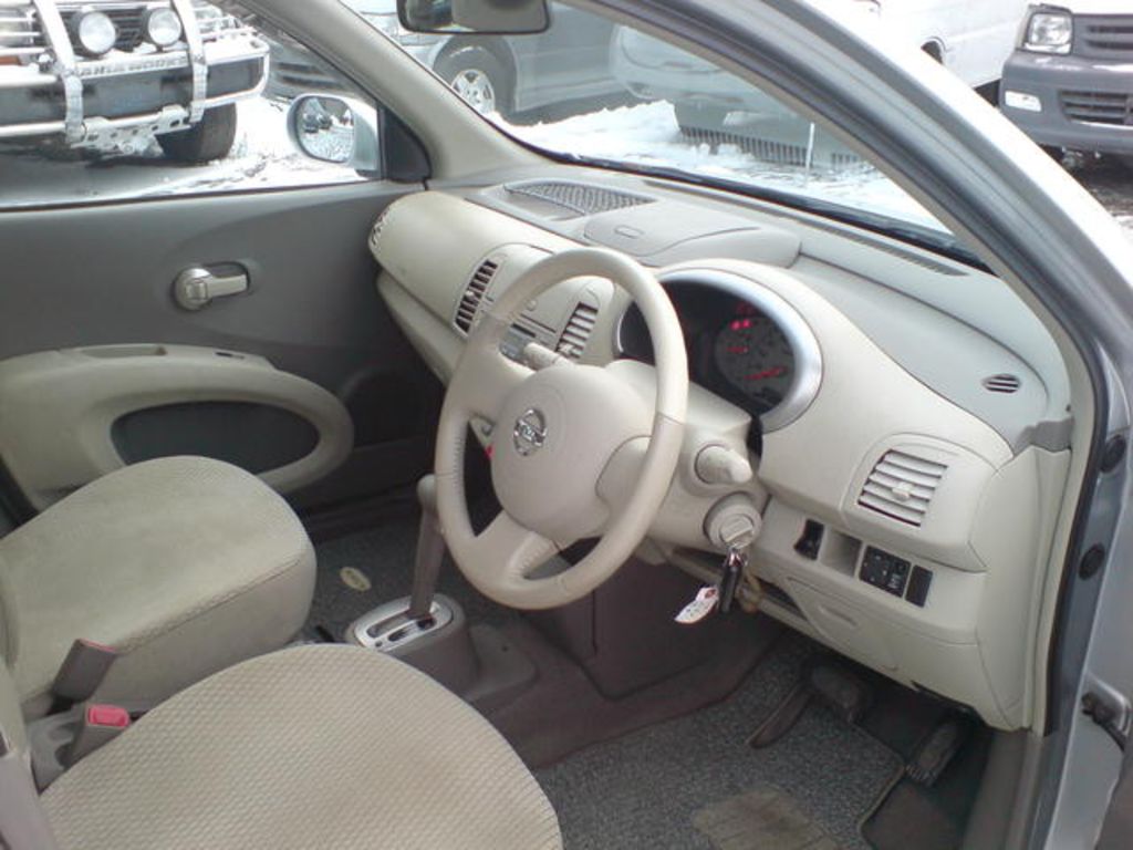 2002 Nissan March