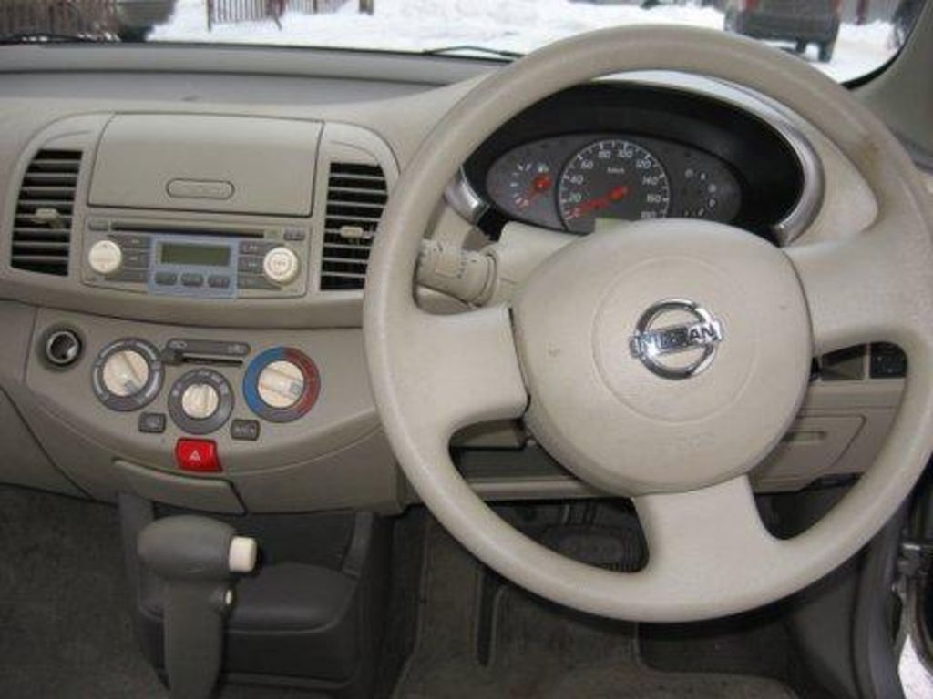 2002 Nissan March