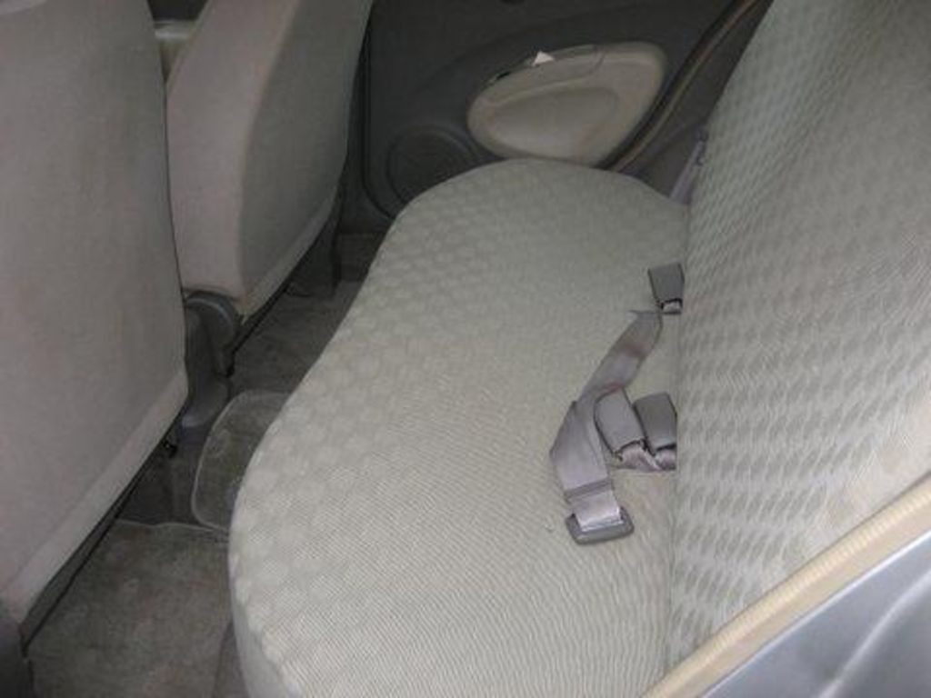 2002 Nissan March