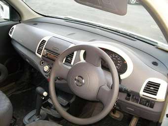 2002 Nissan March