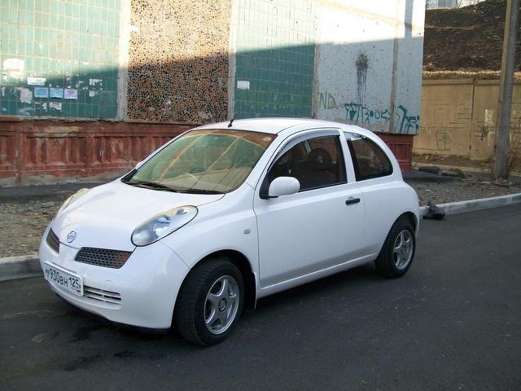 2002 Nissan March