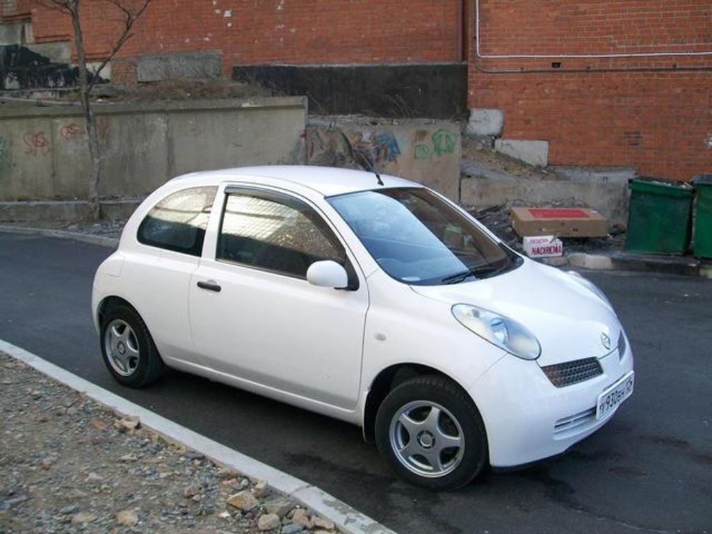 2002 Nissan March