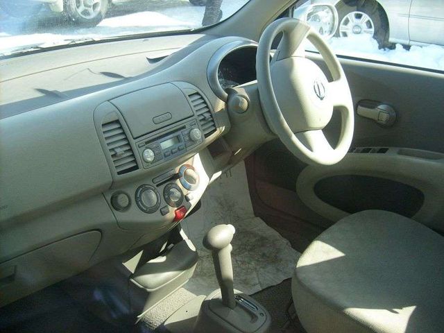 2002 Nissan March
