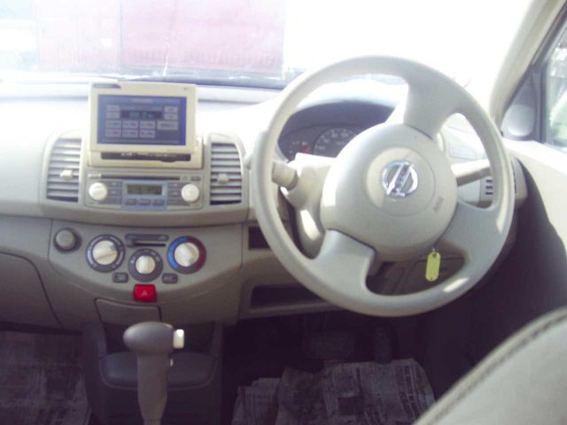 2002 Nissan March