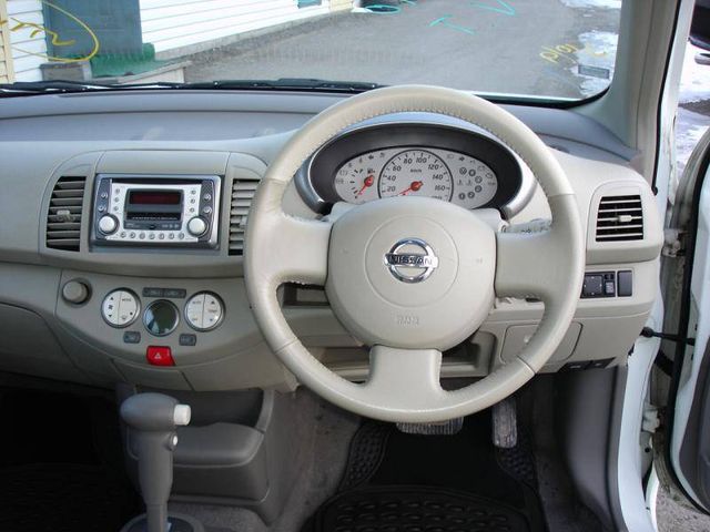 2002 Nissan March