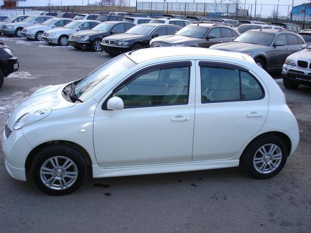 2002 Nissan March