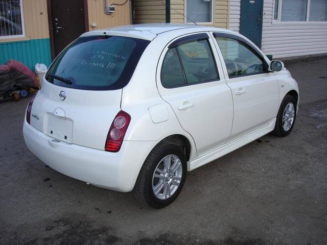 2002 Nissan March