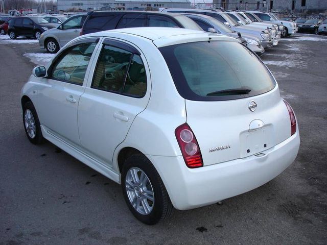 2002 Nissan March