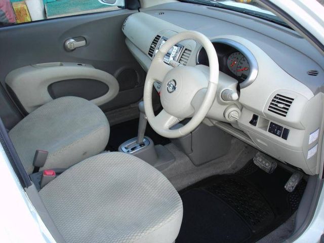 2002 Nissan March