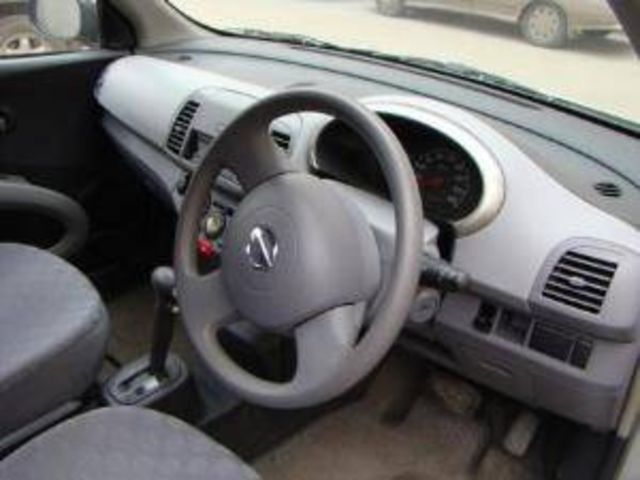 2002 Nissan March