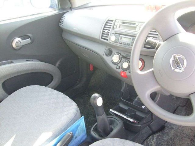 2002 Nissan March