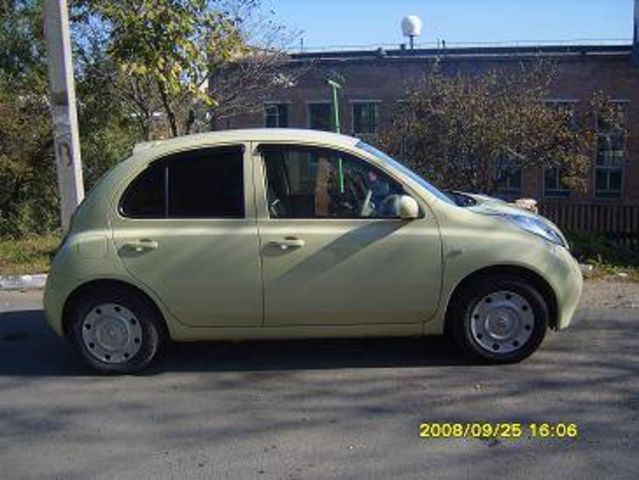 2002 Nissan March