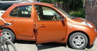 2002 Nissan March