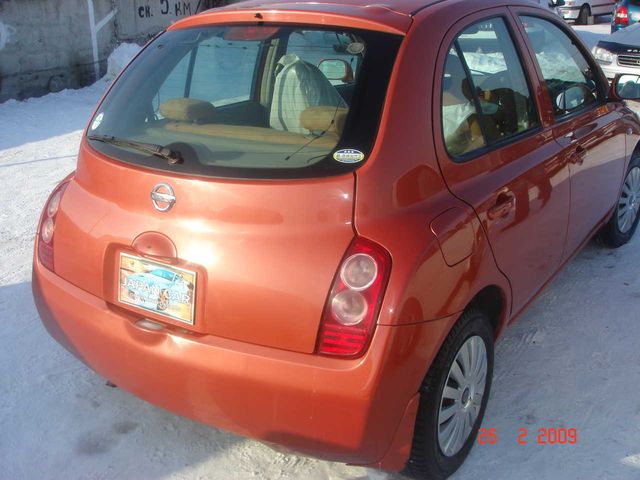 2002 Nissan March