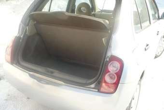 2002 Nissan March