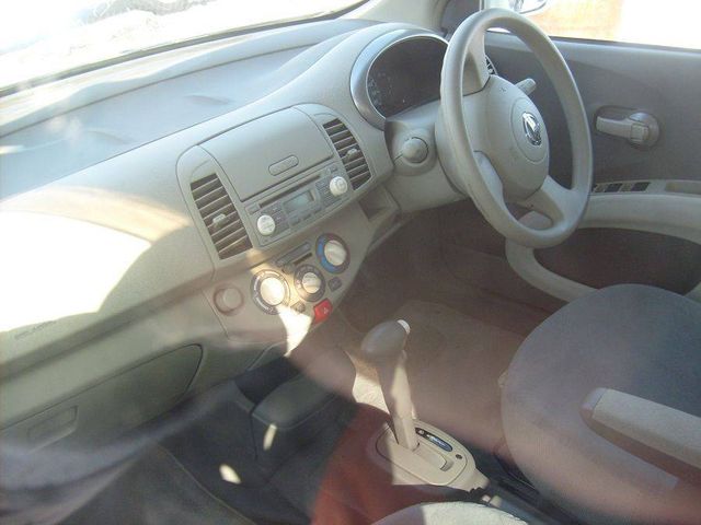 2002 Nissan March