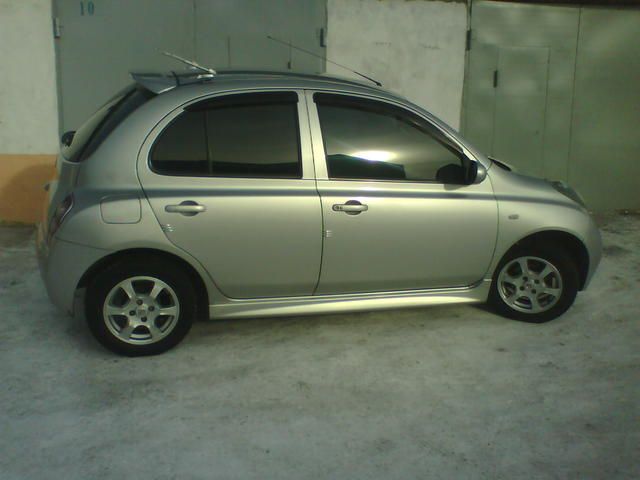 2002 Nissan March