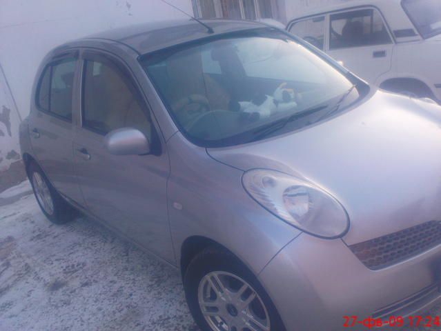 2002 Nissan March