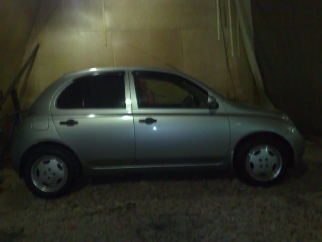 2002 Nissan March