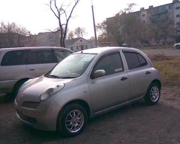 2002 Nissan March