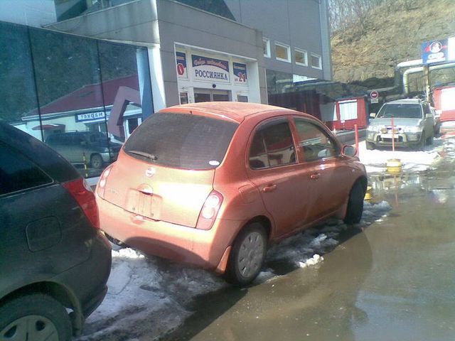 2002 Nissan March