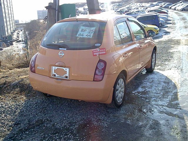 2002 Nissan March