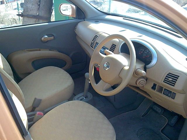 2002 Nissan March