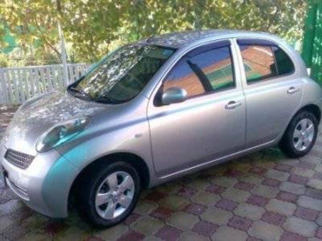2002 Nissan March