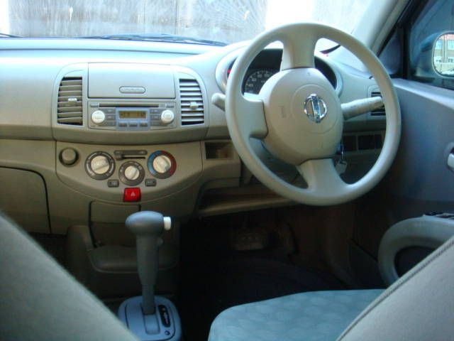 2002 Nissan March