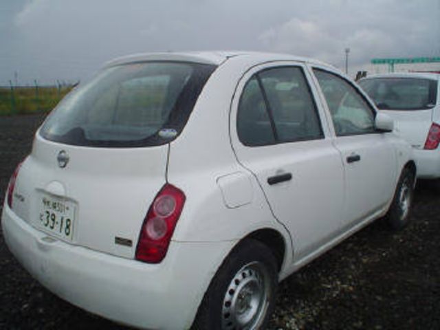 2002 Nissan March