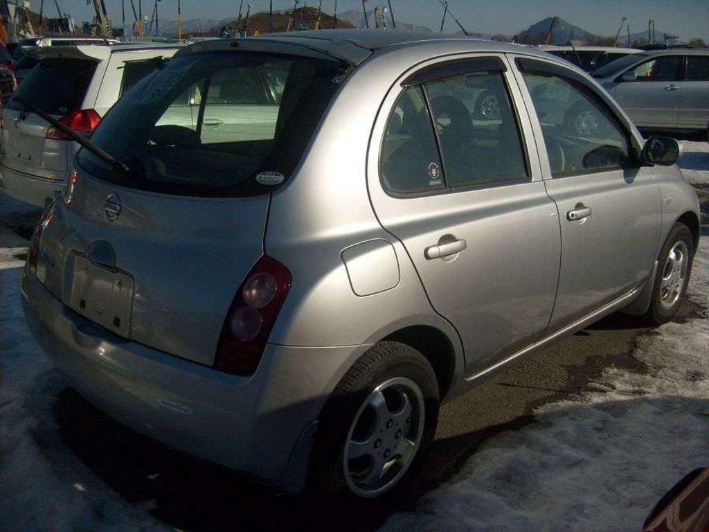 2002 Nissan March