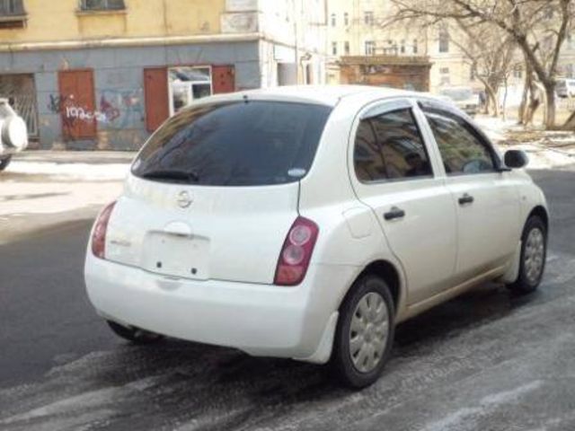 2002 Nissan March