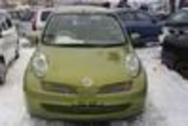2002 Nissan March