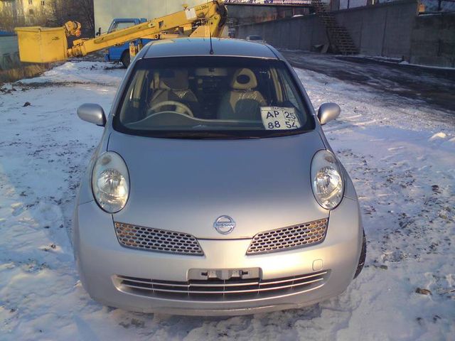 2002 Nissan March