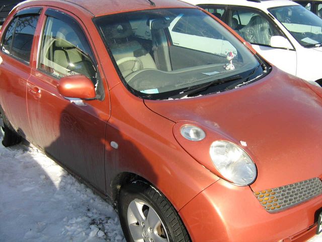 2002 Nissan March