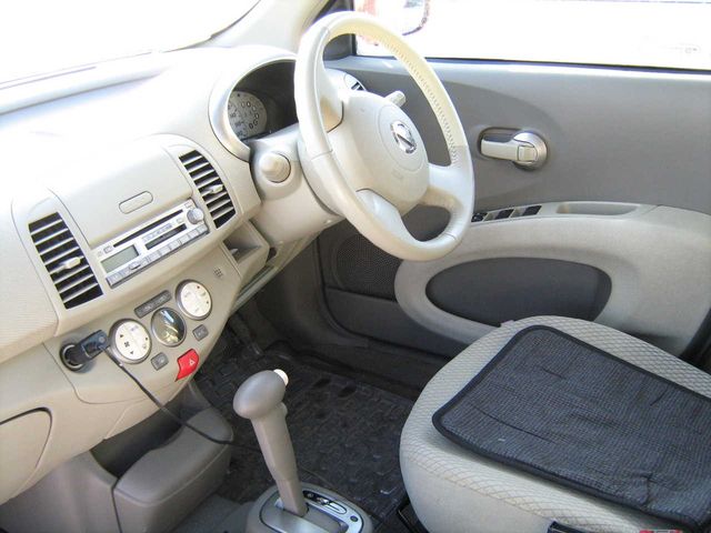 2002 Nissan March